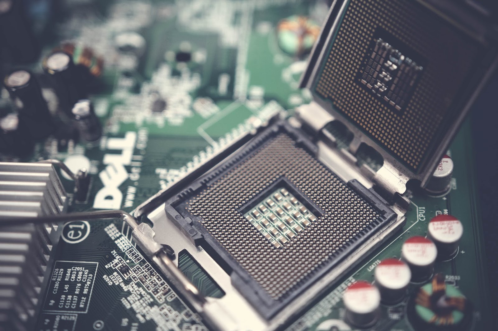 Apa Itu Processor: Mengenal Komponen Penting dalam Komputer